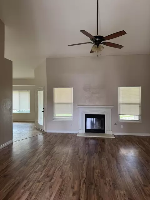 1024 Tranquility Ct, Lemoore, CA 93245 photo 3
