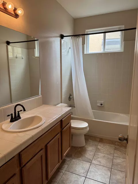 1024 Tranquility Ct, Lemoore, CA 93245 photo 13