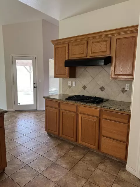 1024 Tranquility Ct, Lemoore, CA 93245 photo 8