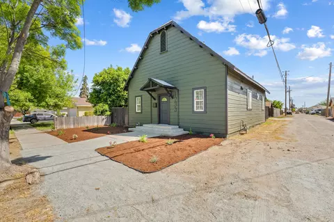 Exterior - 1233 Chase Ave, Corcoran, CA 93212 photo 2 of 3