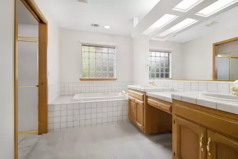 Bath - 1424 E Feemster Ave, Visalia, CA 93292 photo 4 of 6