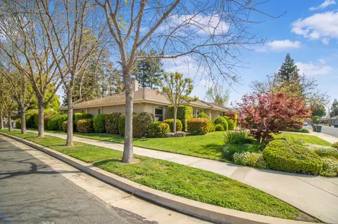 Exterior - 1424 E Feemster Ave, Visalia, CA 93292 photo 4 of 15