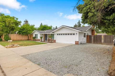 1516 S Cotta St, Visalia, CA 93292
