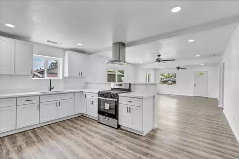 516 C St, Lemoore, CA 93245