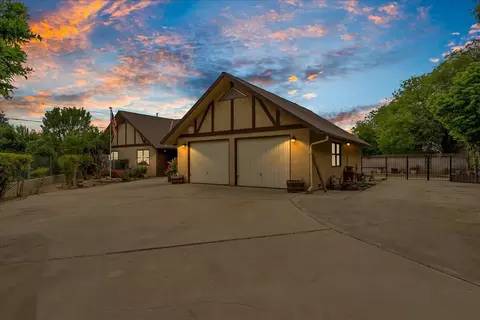 1736 E Cheryl Ln, Tulare, CA 93274