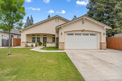 2262 N Oaks St, Tulare, CA 93274