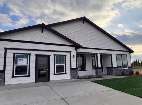 807 Castle Ave, Exeter, CA 93221
