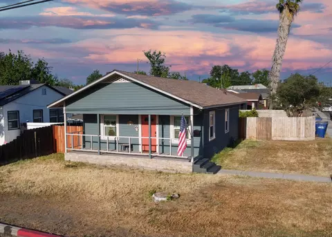 1201 Middleton St, Hanford, CA 93230