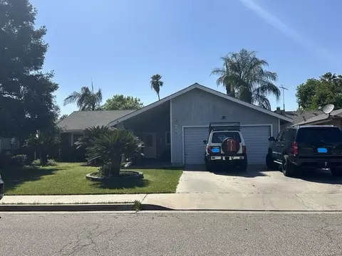 2833 N Dayton Ct, Visalia, CA 93291
