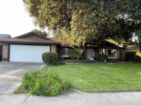 1690 Memory Ln, Porterville, CA 93257