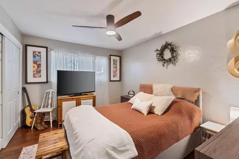 Bedroom - 947 E Ciinamon Dr, Lemoore, CA 93245 photo 6 of 6