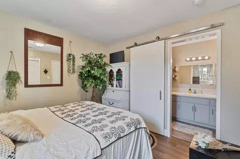 Bedroom - 947 E Ciinamon Dr, Lemoore, CA 93245 photo 3 of 6