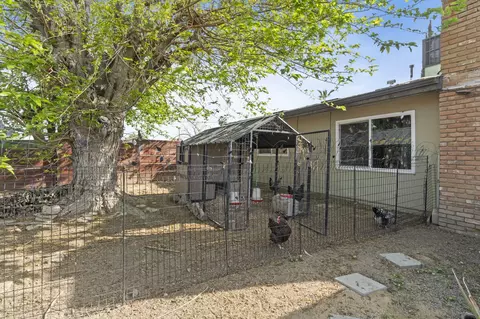 Exterior - 947 E Ciinamon Dr, Lemoore, CA 93245 photo 2 of 4