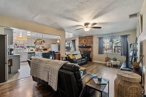 Other - 947 E Ciinamon Dr, Lemoore, CA 93245 photo 1 of 4