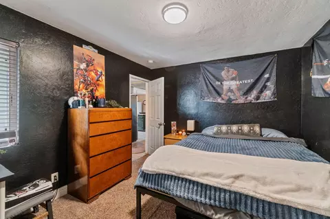 Bedroom - 947 E Ciinamon Dr, Lemoore, CA 93245 photo 5 of 6