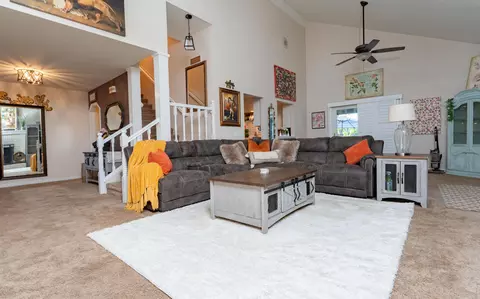 Living - 286 E Wilson Ave, Tulare, CA 93274 photo 3 of 5