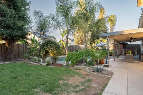 Exterior - 286 E Wilson Ave, Tulare, CA 93274 photo 19 of 24