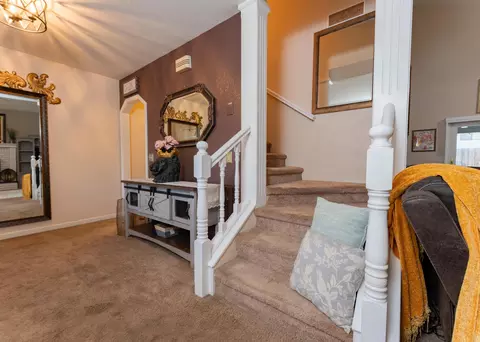 Entry Way - 286 E Wilson Ave, Tulare, CA 93274 photo 6 of 6