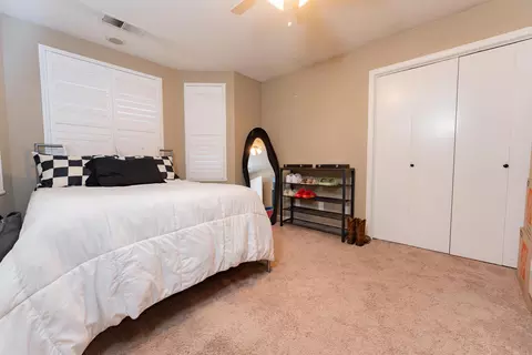 Bedroom - 286 E Wilson Ave, Tulare, CA 93274 photo 4 of 6
