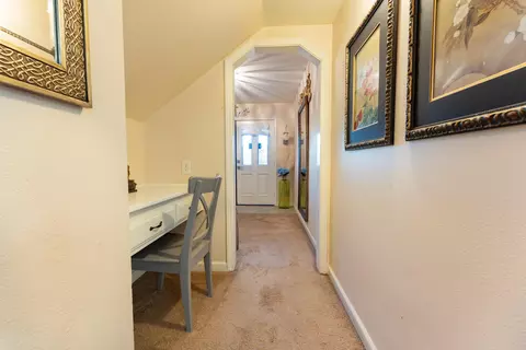Entry Way - 286 E Wilson Ave, Tulare, CA 93274 photo 5 of 6