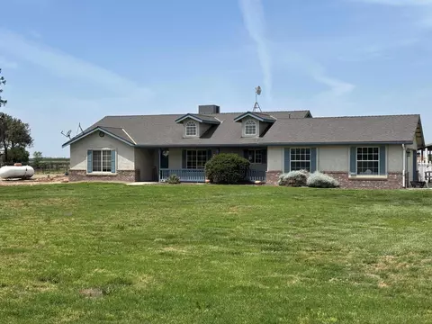 13198 Ave 232, Tulare, CA 93274