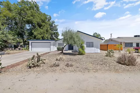 792 Page Ave, Lindsay, CA 93247