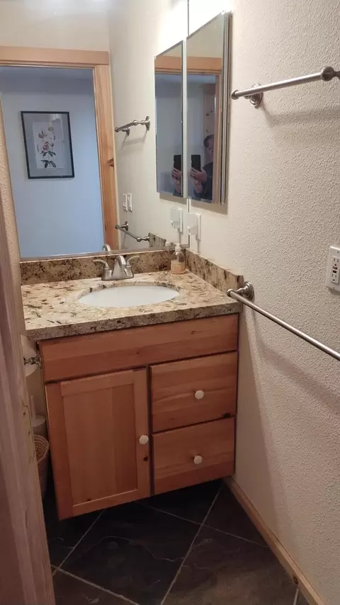 Bath - 339 View Dr, Springville, CA 93265 photo 7 of 7