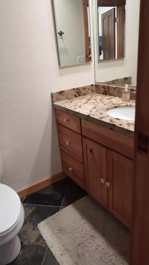 Bath - 339 View Dr, Springville, CA 93265 photo 2 of 7