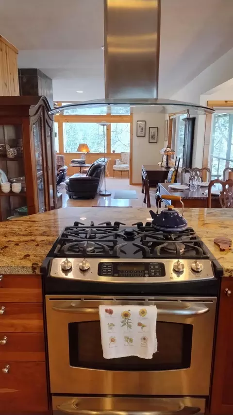 Kitchen - 339 View Dr, Springville, CA 93265 photo 3 of 8
