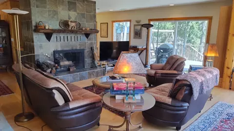 Living - 339 View Dr, Springville, CA 93265 photo 3 of 11