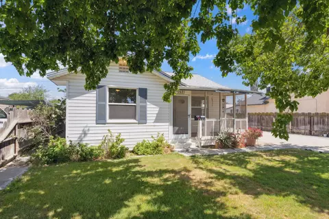 1521 Chase Ave, Corcoran, CA 93212