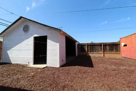 Exterior - 517 W Maple St, Exeter, CA 93221 photo 7 of 8