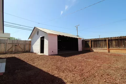 Exterior - 517 W Maple St, Exeter, CA 93221 photo 8 of 8