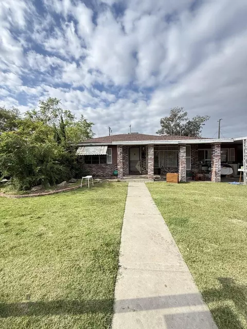 4227 Kenmore Dr S, Fresno, CA 93703