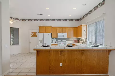 641 Retreat Way, Lemoore, CA 93245 photo 16