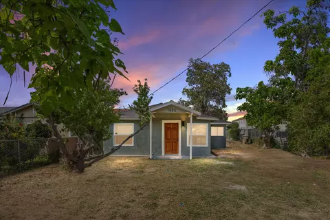 1604 Lisle St, Bakersfield, CA 93308