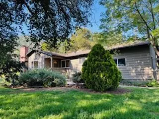 40707 Crystal Dr, Three Rivers, CA 93271