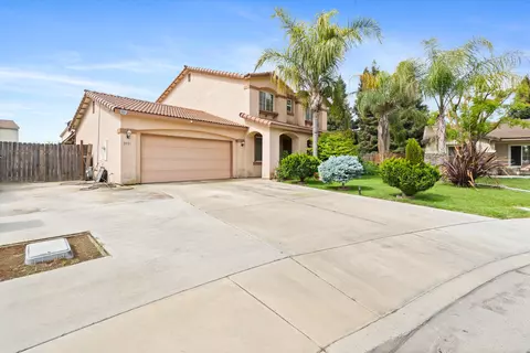 3931 E Hillcrest Ave, Visalia, CA 93292