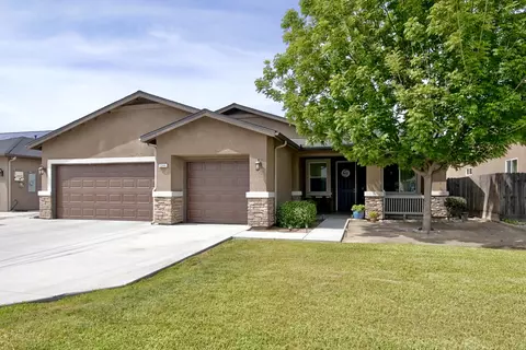 1344 W Willis Ct, Hanford, CA 93230