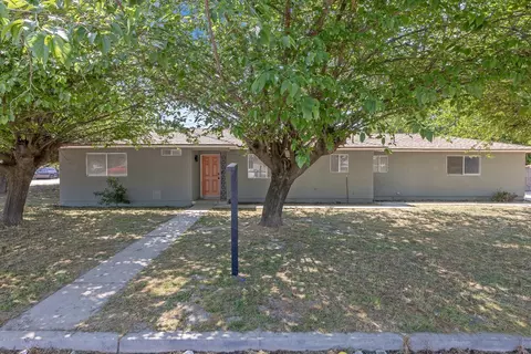 465 W Woods Ave, Tipton, CA 93272
