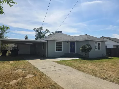 743 W Kern Ave, Tulare, CA 93274
