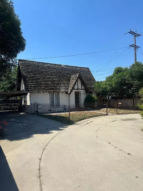 660 E Tulare Rd, Lindsay, CA 93247