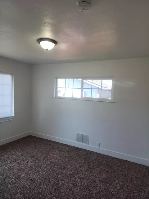 940 E Lyndale Dr, Tulare, CA 93274 photo 14