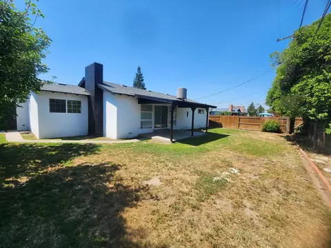 940 E Lyndale Dr, Tulare, CA 93274 photo 22