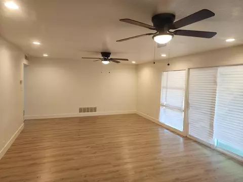 940 E Lyndale Dr, Tulare, CA 93274 photo 7