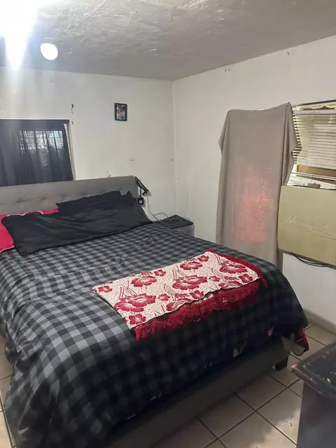 Bedroom - 23072 Bruce Dr, Strathmore, CA 93267 photo 1 of 2