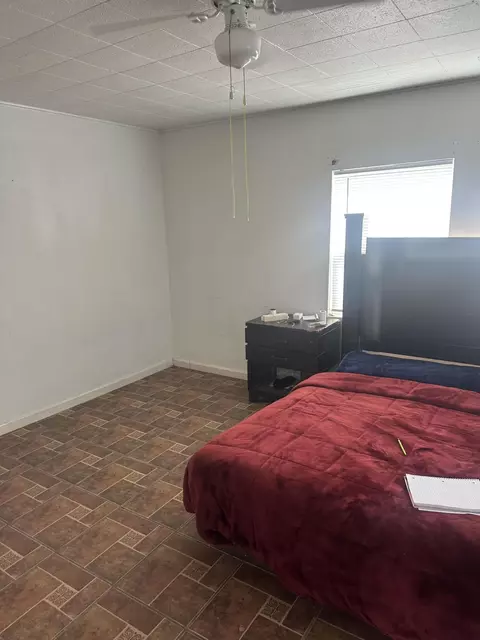 Bedroom - 23072 Bruce Dr, Strathmore, CA 93267 photo 2 of 2