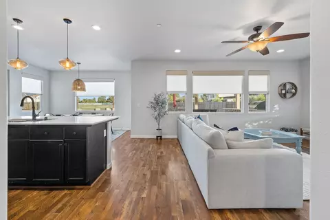 1165 Par Ave, Lemoore, CA 93245 photo 9