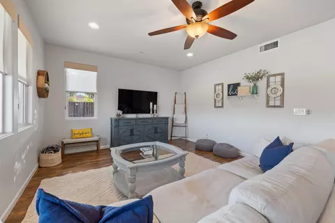 1165 Par Ave, Lemoore, CA 93245 photo 7