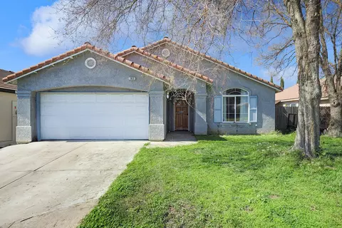 1932 Shaver Lake Ave, Tulare, CA 93274